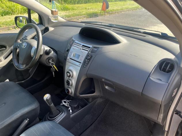 Toyota Yaris 1.0 5 porte - Foto 8