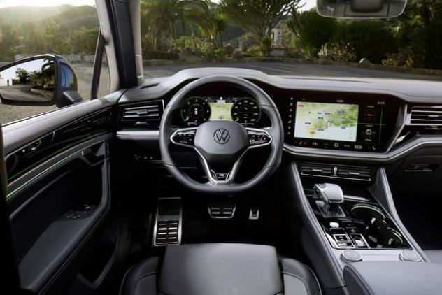 VOLKSWAGEN Touareg 3.0 V6 TDI 286 CV SCR R-Line Final Edition rif. 24050287