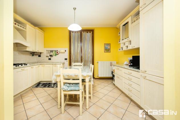 ARZAGO D'ADDA, 3 LOCALI DUPLEX con CANTINA e BOX
In zona tranquilla, proponiamo in vendita esclusiva luminoso appartamento di 3 locali oltre doppi s - Foto 10