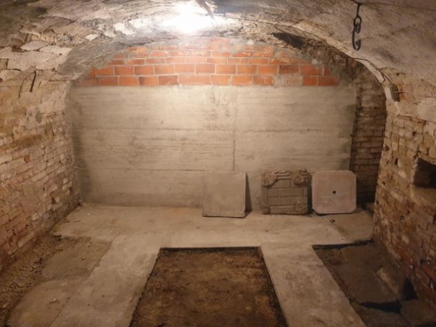 INTERA PALAZZINA NELLE VICINANZE DELLA PIAZZA - Foto 8