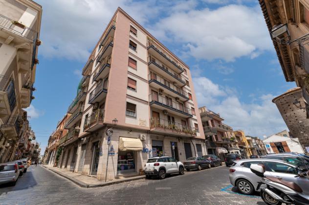 Pentalocale in vendita a Misterbianco