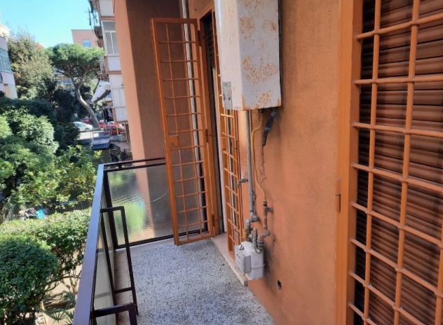 OSTIA QUADRILOCALE CON BALCONE - Foto 2
