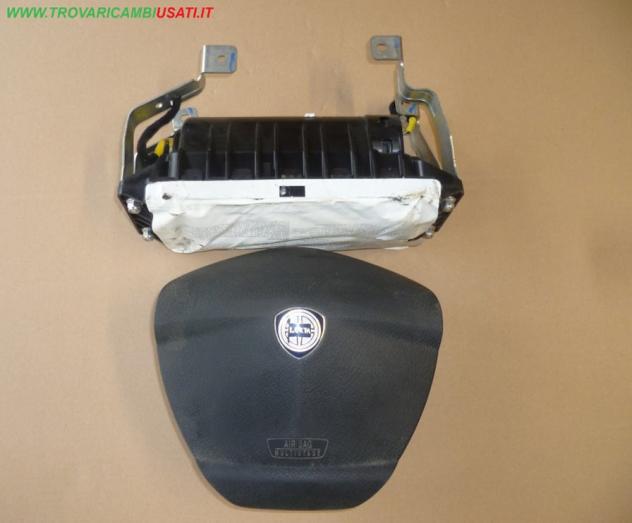 DISPOSITIVO AIR-BAG lato guida (dal 06/2006) KIT VOLANTE NERO 2 SP.GIALLA/VERDE CENTRALE - PASS.VERDE / GIALLO LANCIA YPSILON (843-TE/TI)  Carrozzeria