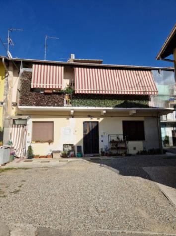 Appartamento di 106 m² con 3 locali e box auto in vendita a Cairate