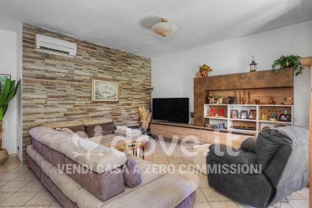 Villa di 200 m² con 5 locali in vendita a Locate Varesino - Foto 3