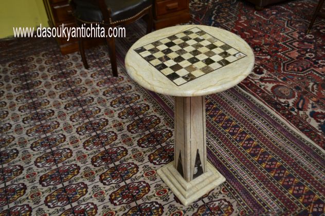 Tavolo da gioco a scacchiera in marmo