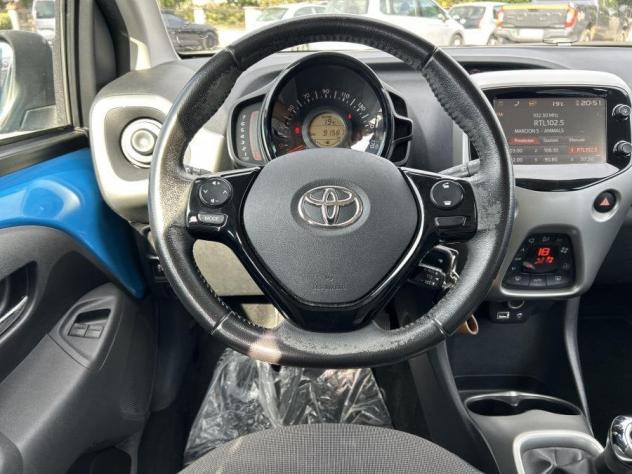 Toyota Aygo 1.0 VVT-i 69 CV 5p x-play NAVI + RETROCAMERA - Foto 9