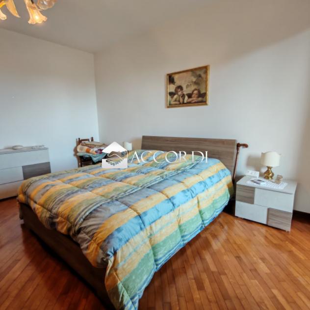 APPARTAMENTO INDIPENDENTE di 8 vani e di 352 mq (CAERANO DI SAN MARCO) rif. BL134 - Foto 17
