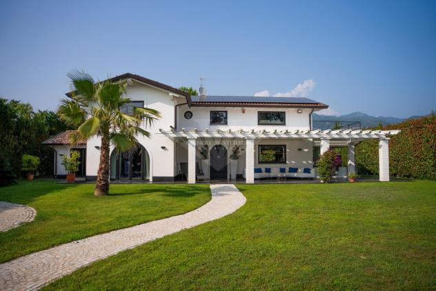 VILLA di 12 vani e di 350 mq (PIETRASANTA - Pietrasanta) rif. 1554