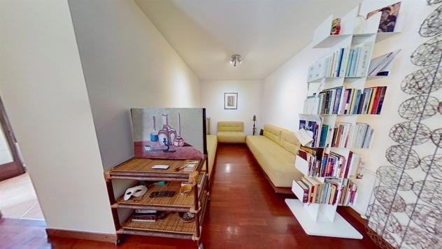 LUMINONO BILOCALE CON TERRAZZO - VIA LEGNONE - Foto 4