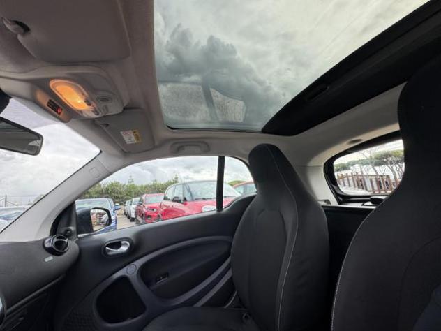 SMART ForTwo 1.0cc 71cv AUTOMATICA TETTO PANORAMICO rif. 24229890 - Foto 10