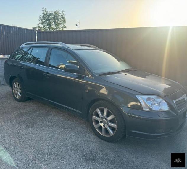 TOYOTA - Avensis - 2.2 D-4D 16V
