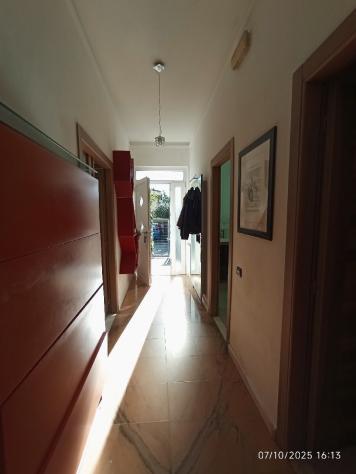 Camaiore centro.
Villetta singola con 3 camere da letto .
Ristrutturata . - Foto 17