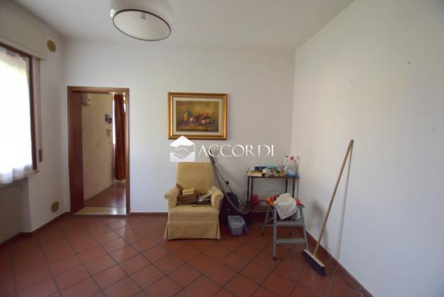 CASA INDIPENDENTE di 9 vani e di 298 mq (GIAVERA DEL MONTELLO) rif. PCS79A - Foto 11