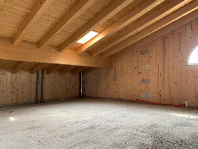 Attico / Mansarda di 160 m² con 5 locali e box auto in vendita a San Possidonio - Foto 2