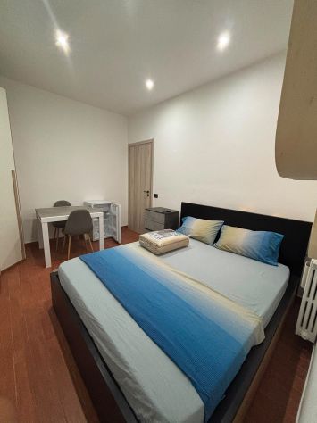 Stanza singola con bagno e frigo privato