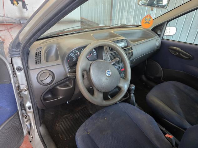 Fiat Punto 1.2 5 porte Active - Foto 9