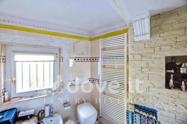 Villa di 286 m² con più di 5 locali e posto auto in vendita a Varese - Foto 18
