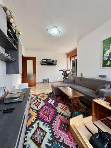 V005490 - AMPIO TRILOCALE CON TERRAZZO ANGOLARE E GARAGE - Foto 18