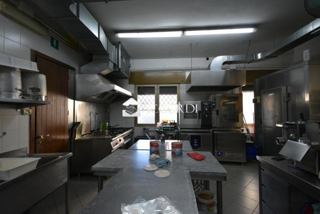 ATTIVITA'/LIC.COMMERCIALE di 3 vani e di 150 mq (CONEGLIANO) rif. DT6 - Foto 5