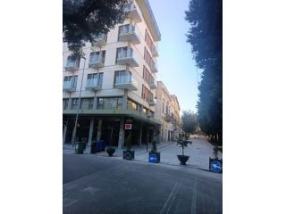Appartamento design adiacente centro storico, finemente arredato.