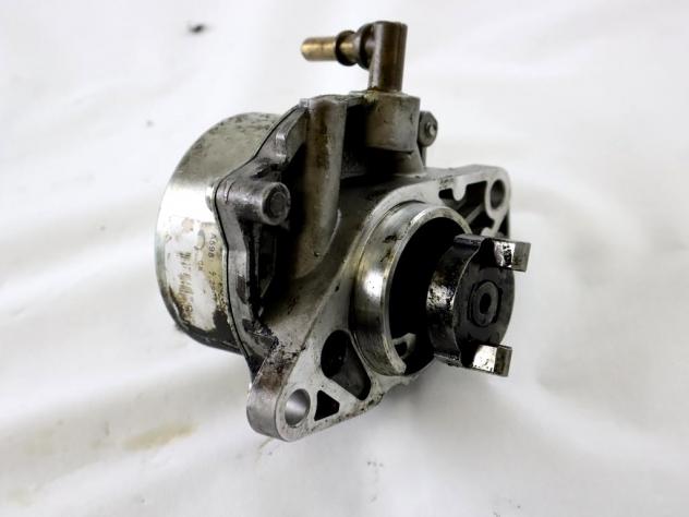 802020974 POMPA A VUOTO VOLKSWAGEN GOLF 6 1.6 D 77KW 5M 5P (2010) RICAMBIO USATO