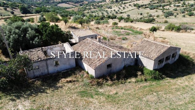 Caseggiato rurale con terreno in vendita in Sicilia - Foto 2