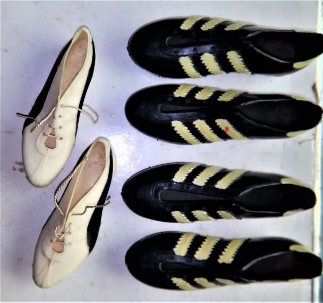 SCARPE DA CALCIO IN MINIATURA ADIDAS 3 PAIA - GADGET
