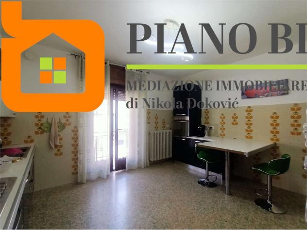 V000462 - APPARTAMENTO CON 3 CAMERE, BOX E SOLAIO - Foto 8