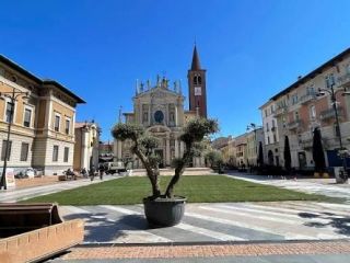 Bilocale con giardino condominiale e posto auto