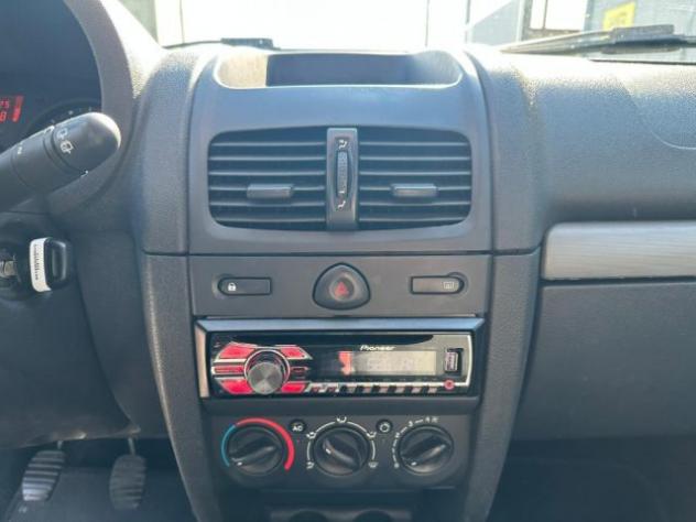 RENAULT Clio 1.2 16V 5 porte Confort rif. 23630301 - Foto 7