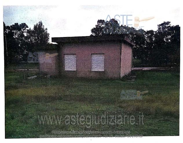 IMMOBILI-IMMOBILE COMMERCIALE-frazione Cortoghiana-via Ferrari snc