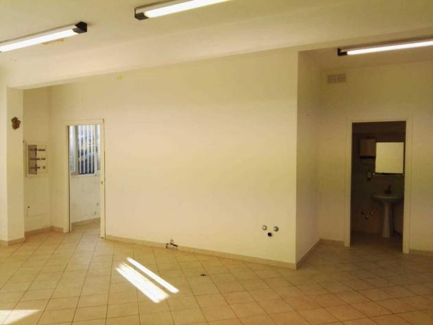 Oltre 3 vetrine in affitto a Senigallia - Foto 8