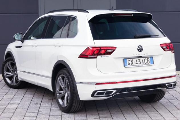 VOLKSWAGEN Tiguan 2.0 TDI 150 CV SCR DSG R-Line rif. 23775184 - Foto 4