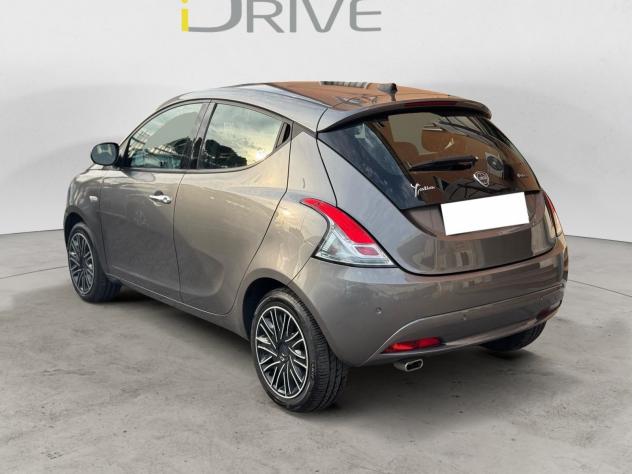 Lancia Ypsilon 1.0 FireFly Hybrid GOLD. grigio met. - Foto 4