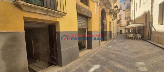 CENTRO STORICO – Via Badia Nuova – N. 2 garage bici e moto/magazzini/depositi – 15 mq circa cad. Euro 150 cad. - Foto 7