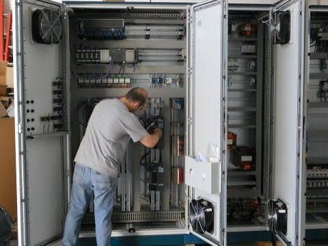 PERITO ELETTRONICO INDUSTRIALE CON OLTRE 20 ANNI DI ESPERIENZA