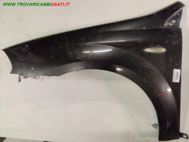PARAFANGO ANT. SX GRIGIO SCURO PICCOLA AMMAC SU BORDO PARAURTI 999-U1310417 Carrozzeria  Lamierati esterni  Fiancate  Parafango ant. FIAT - CROMA - 01