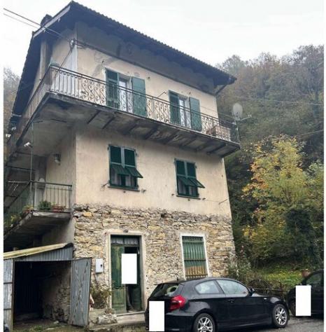 Pentalocale in vendita a Torriglia
