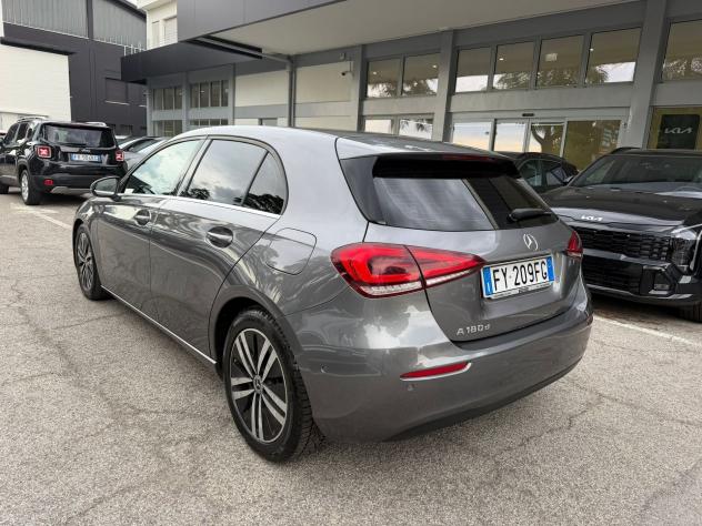Mercedes-Benz Classe A A 180d automatic sport - Foto 5