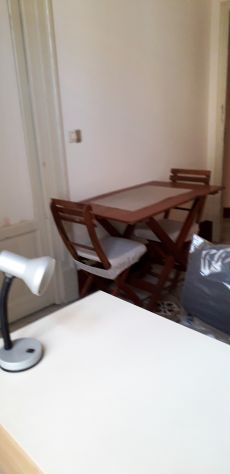A PALERMO NEL CENTRO STORICO OFFRO DUE STANZE PROSPICIENTI LA VIA ROMA - Foto 3