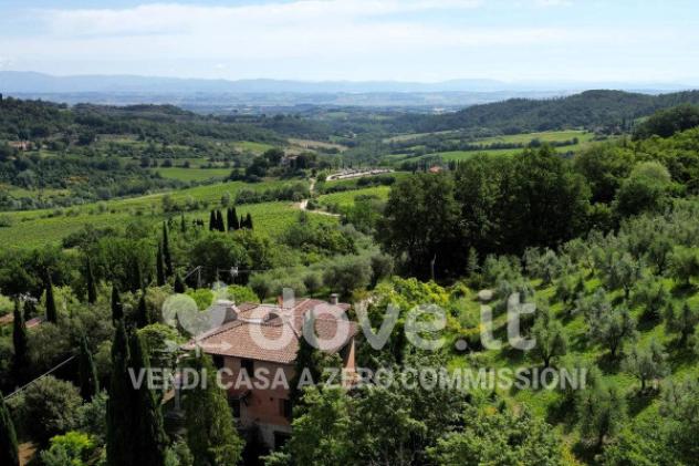 Rustico / Casale di 440 m² con più di 5 locali e box auto in vendita a Montepulciano - Foto 17