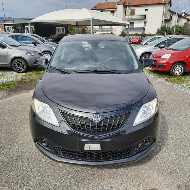 Lancia Ypsilon 1.0 FireFly 5 porte S&S Hybrid Oro - Foto 2
