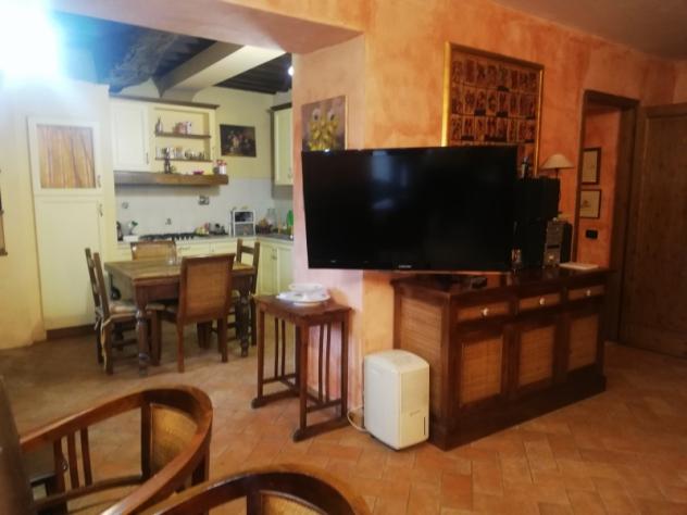 Borgo San Lorenzo terratetto 4 vani resede p.auto