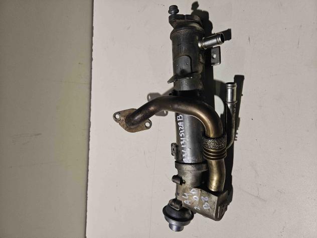 SCAMBIATORE DI CALORE AUDI A4 Avant (8K5) 03L131512AB diesel 2.0 (0815)
