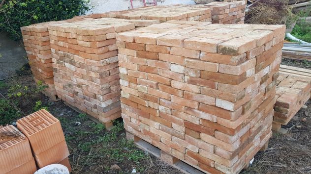 mattoni pieni rossi antichi-prezzo 0,9 al pz