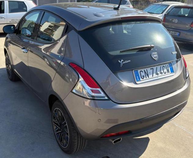 LANCIA Ypsilon 1.0 FireFly 5 porte S&S Hybrid Gold rif. 24148839 - Foto 3