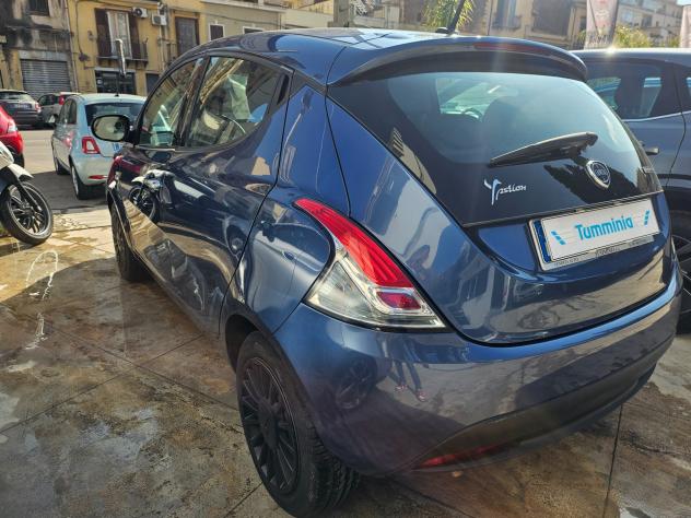 Lancia Ypsilon 1.0 70cv HYBRID 03/2022 - Foto 5
