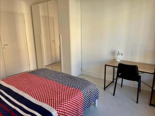 Stanza matrimoniale con balcone privato in Via Francesco Caracciolo 26, Mil &hellip;