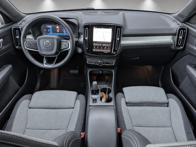 Volvo XC40 B3 automatico Core - Foto 8